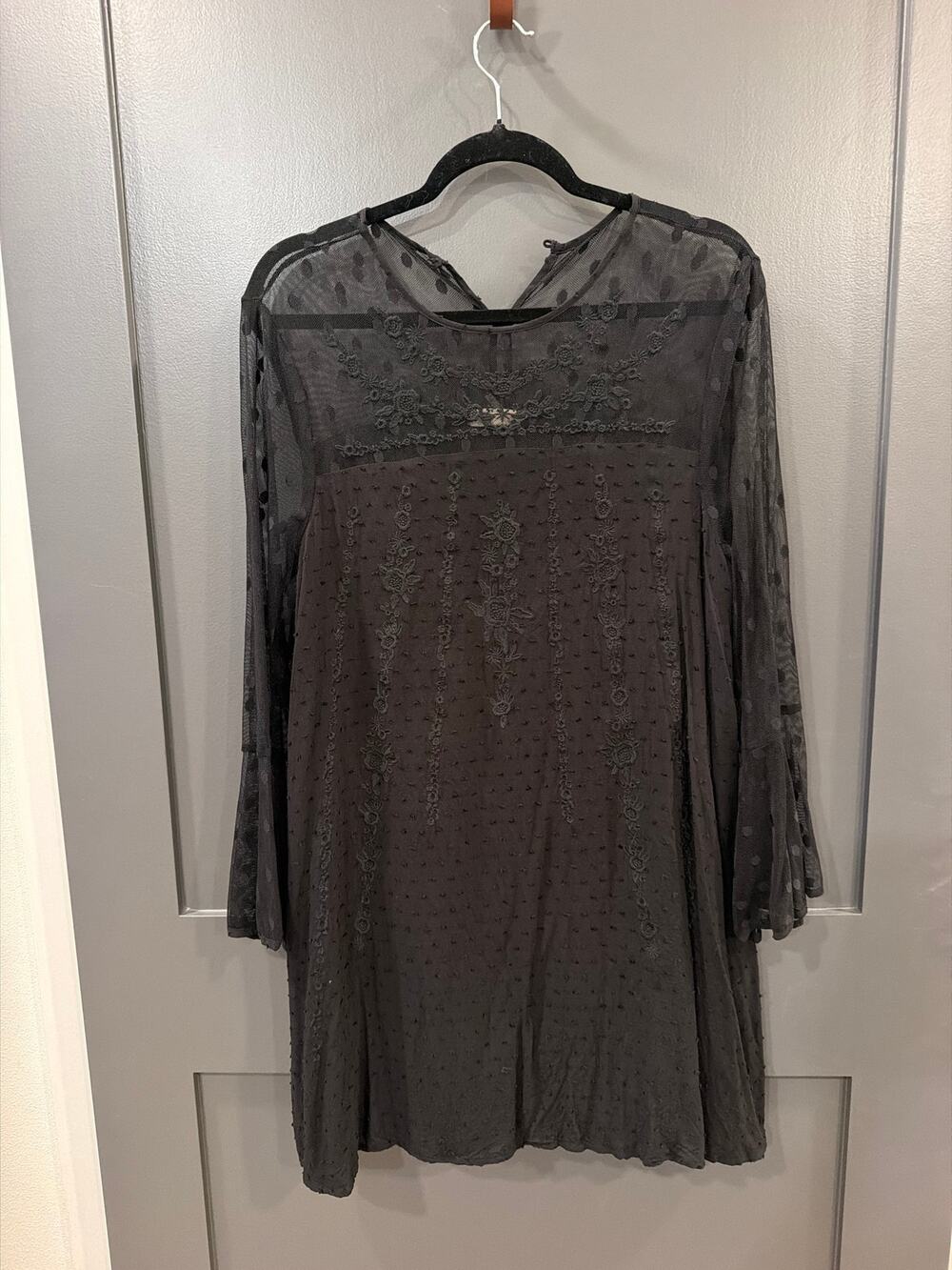 Entro Boutique Women's large Dress black Smocked Ruffle sleeve Swiss Dot